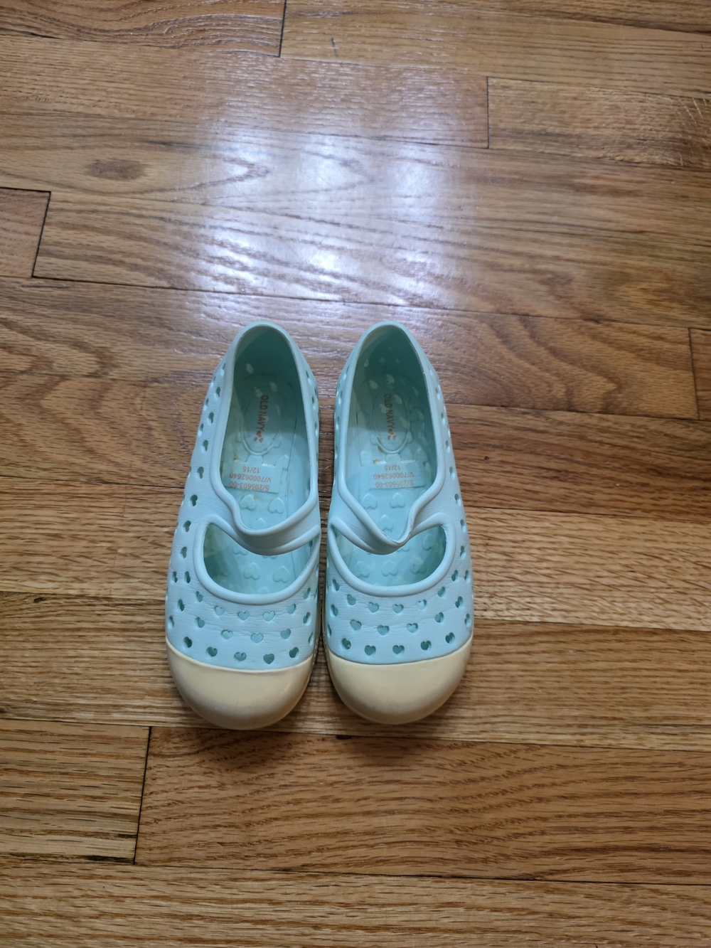 Old Navy Aqua Heart Cutout Mary Jane Flats with Cream Toe